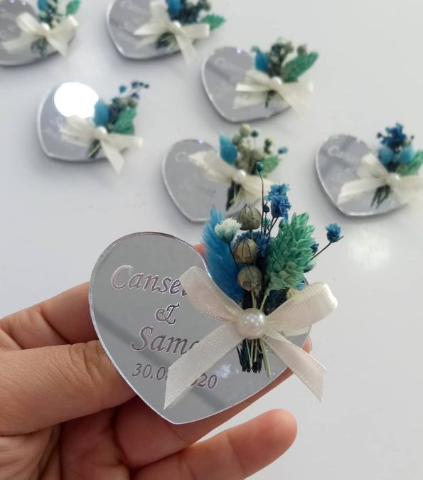 Güllü Pleksi Kalp Nikah Şekeri