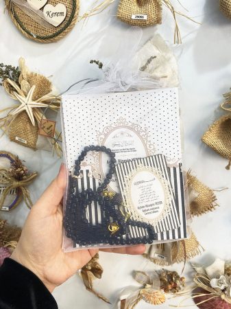 Tül Kese İçerisinde 80 Sayfa Yasin Kitabı + Tesbih + Magnet  - Siyah