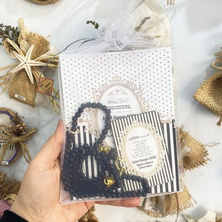 Tül Kese İçerisinde 80 Sayfa Yasin Kitabı + Tesbih + Magnet  - Siyah