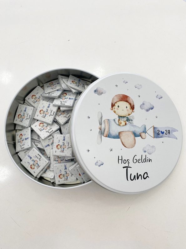 Teneke Kutu İçerisinde Uçak Temalı Bebek Çikolatası